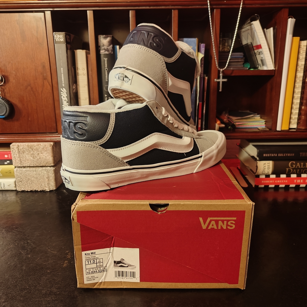 Vans Men's Blue and White Mid-Top Sneakers